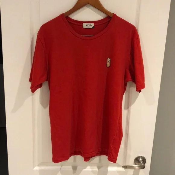 Red T-shirt - Picture 1 of 6
